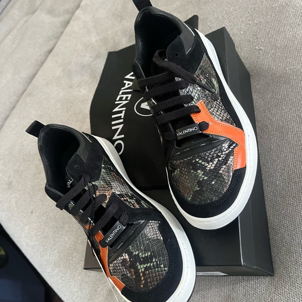 Valentino shoes 9.5